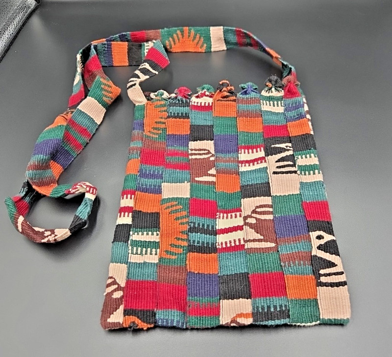 Beautifully handmade 100% cotton from Guatemala woven purse