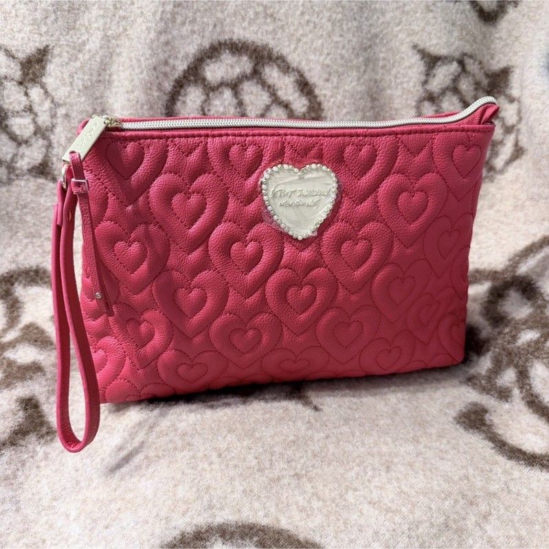 Betsey Johnson Pink Quilted Heart Wristlet Zip Clutch Floral Lining Gold