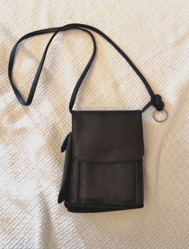 Unisex Cherokee Black Faux Leather Crossbody Organizer Wallet Purse Handbag