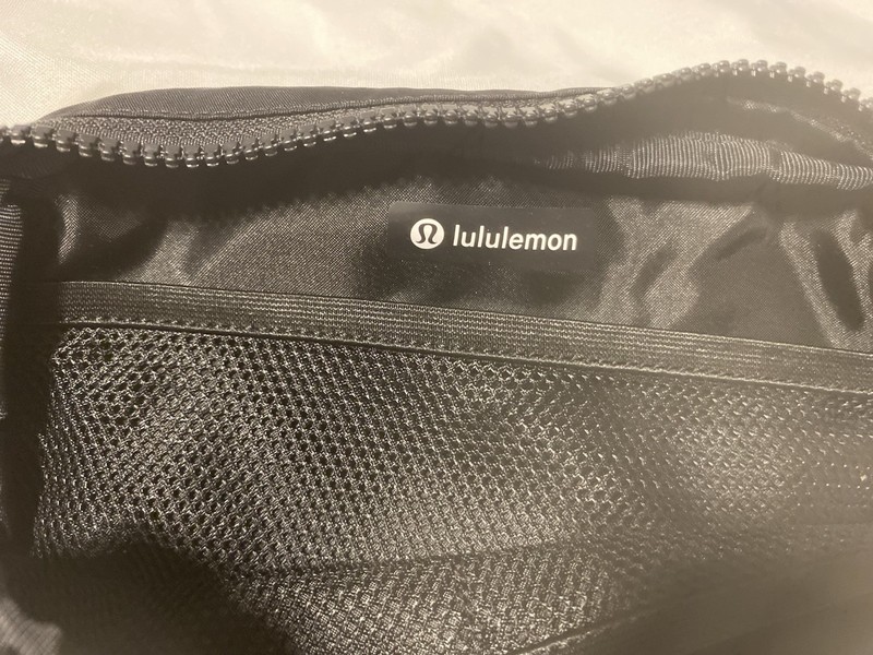 Lululemon Athletica Unisex Everywhere Black Nylon Belt Bag Pockets Zip Logo