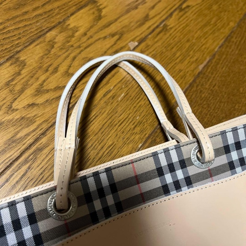 BURBERRY Beige Leather Tote Bag with Gusset and Horizontal Shape Excellent Cond gallery