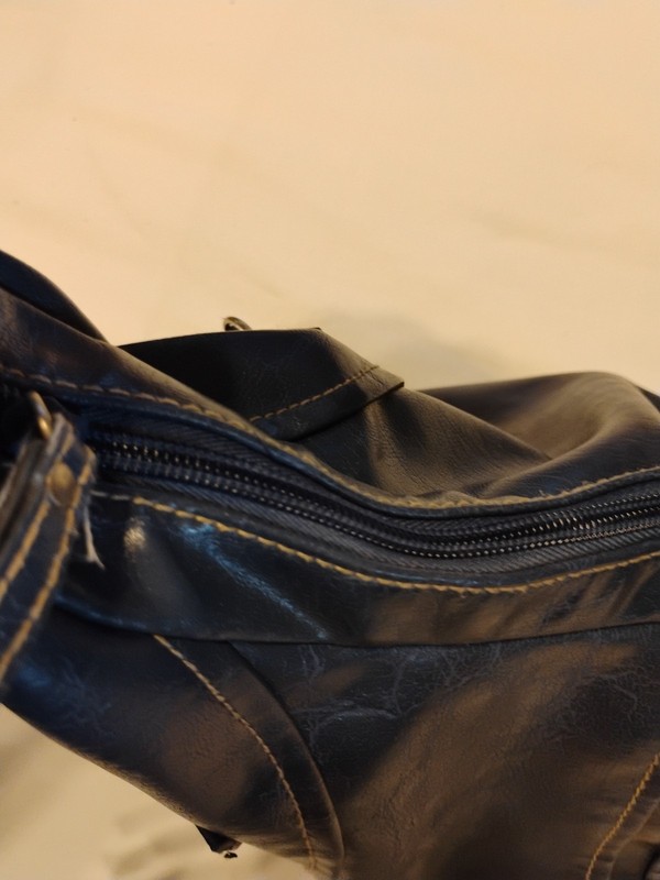 Kenneth Cole Reaction Blue Shoulder Bag B11 gallery