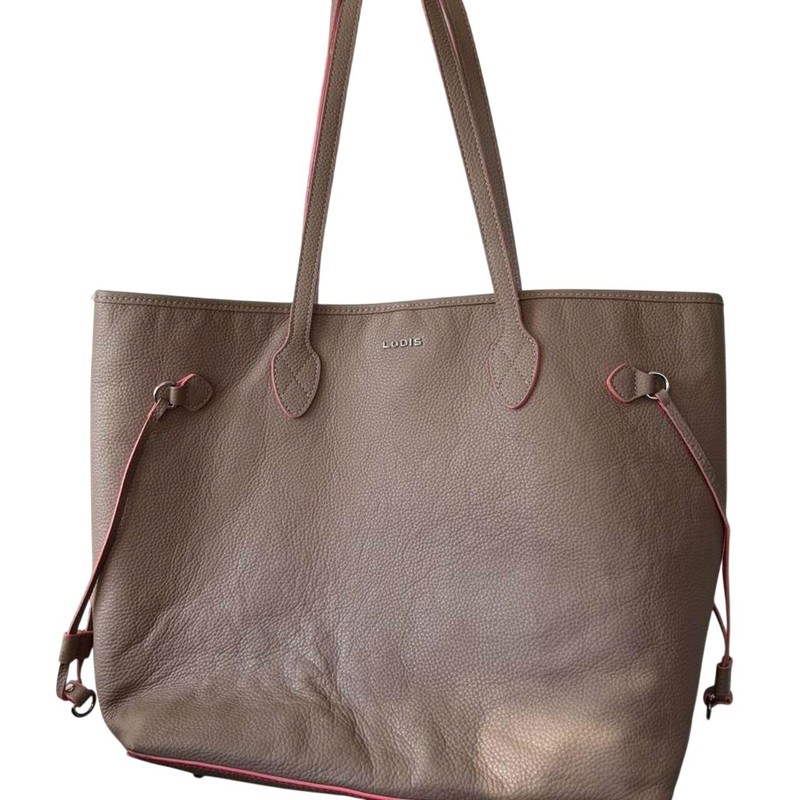 Soft pebbled leather in a versatile taupe/greige tone with contrasting pink inte