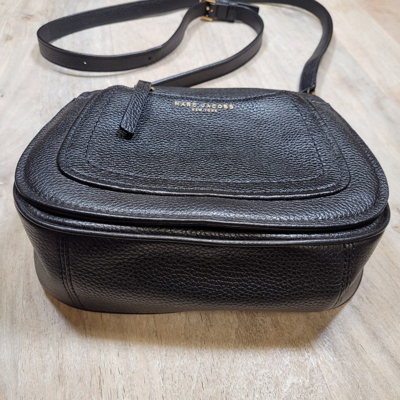 MARC JACOBS Women's Black Empire City Leather Crossbody Saddle Bag MSRP $400 gallery