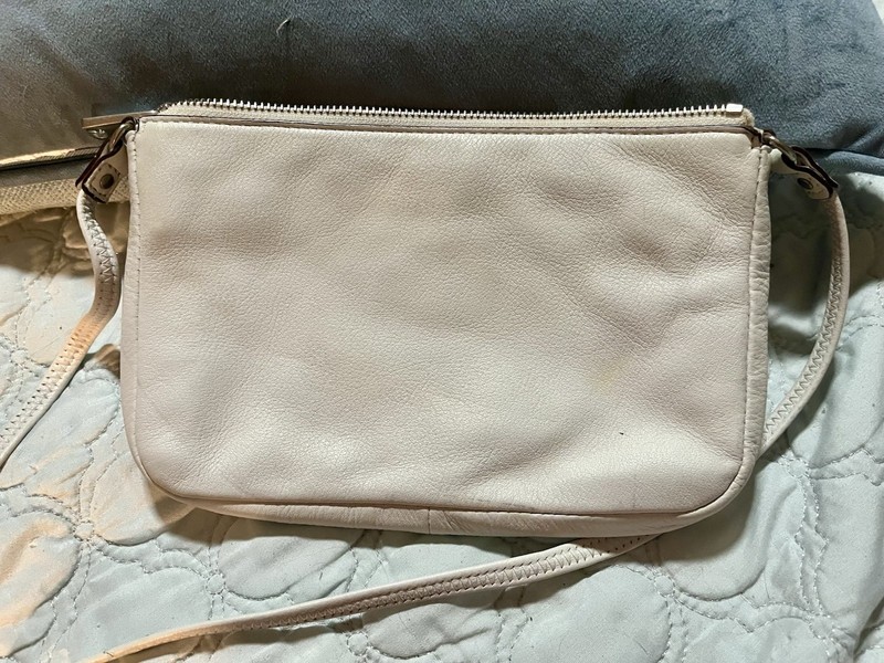 Vintage Fossil Crossbody Small Purse In White Leather Pre-owned Good Condition gallery