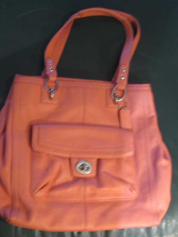 COACH Coral Salmon leather handbag 12H x 13W x 4.5D C12822-F19264 Excellent Used