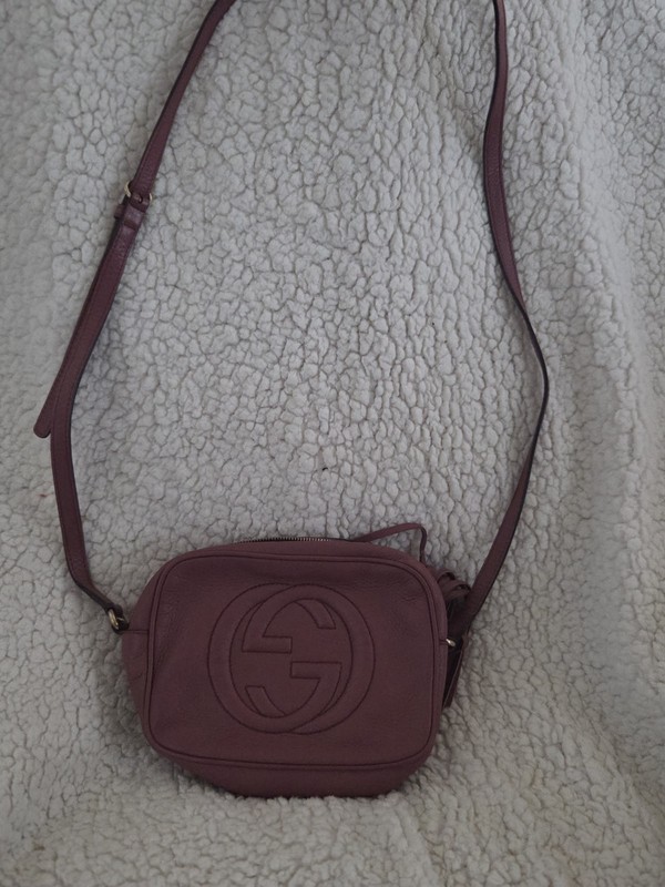 Gucci Soho Pink Pebbled Small Crossbody Bag Tassel Logo Gold Zip Strap gallery