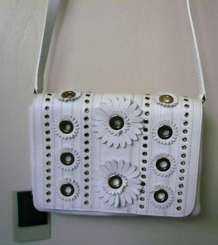 NWT Womens Punto Fibbia White Leather 3D Flowers Crossbody Handbag Made in Italy