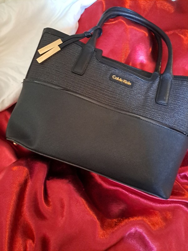 Calvin Klein Black Large Open Top Shopping Tote 13″ x 15″ Wide X 6″