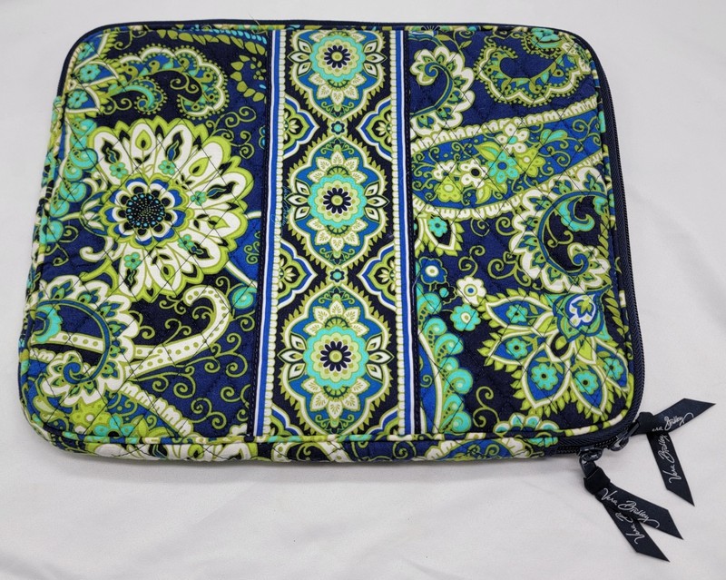 Vera Bradley 14″ Rhythm & Blues Pattern Quilted Laptop Sleeve Zipper Closure