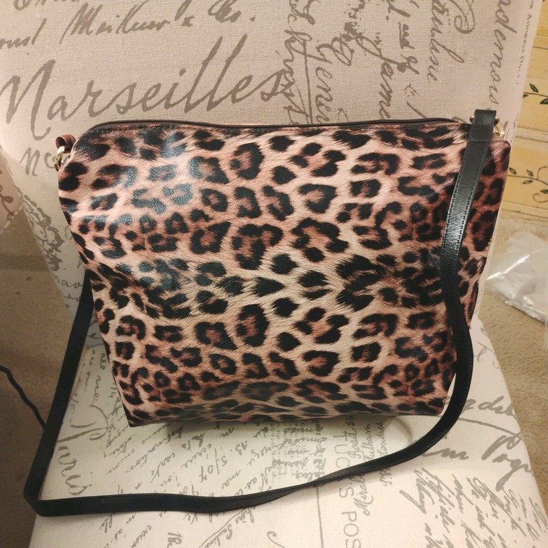 Large Charming Charlie Leopard Print Purse Excellent Condition