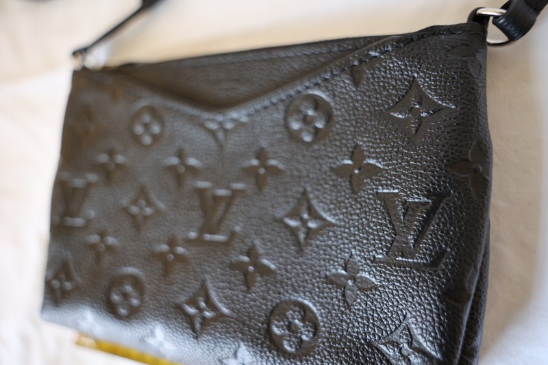Authentic Louis Vuitton Empreinte Pallas Crossbody Black (uniformes) gallery