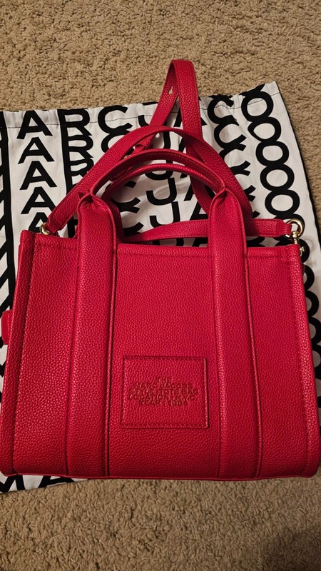 MARC JACOBS Traveler Leather MINI Tote Bag 617 True Red 26cm x 13cm x 21cm gallery
