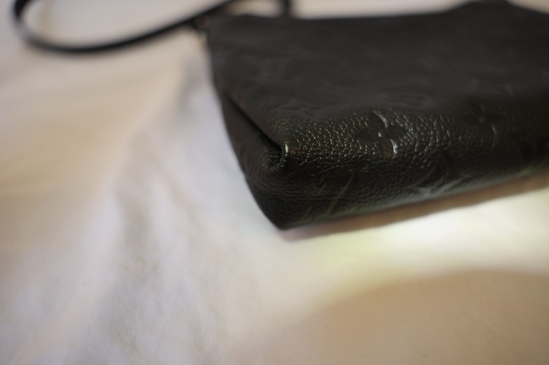 Authentic Louis Vuitton Empreinte Pallas Crossbody Black (uniformes) gallery