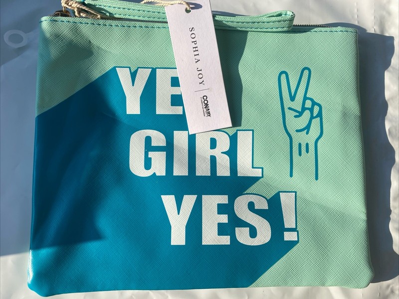NEW Conair Sophia Joy Wristlet “Yes Girl Yes” Cosmetic Makeup Bag