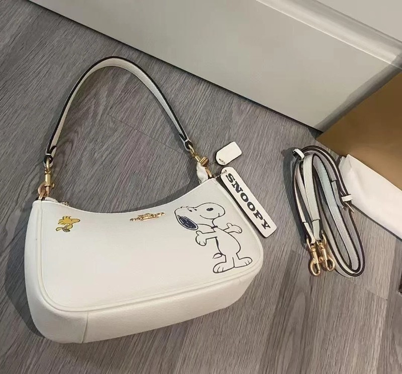 COACH x PEANUTS Teri Shoulder Bag Snoopy Chalk Multi CBJ76 Outlet NEW!!