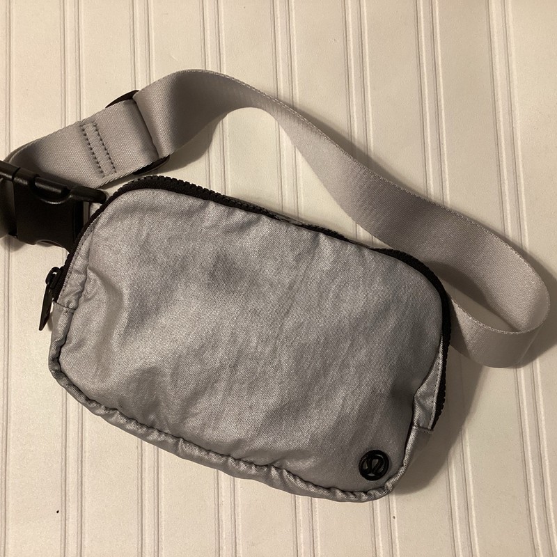 Lululemon Limited Edition OG Belt Bag – Black Logo – Silver