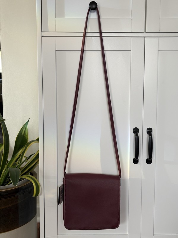 HARRY POTTER Platform 9 3/4 Red Crossbody Purse Kings Cross Station NWT gallery