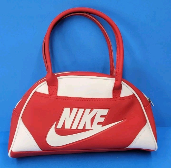 Womens Red And White Nike Sports Shoulder Gym Bag W/ Inner Pocket 15″ Long