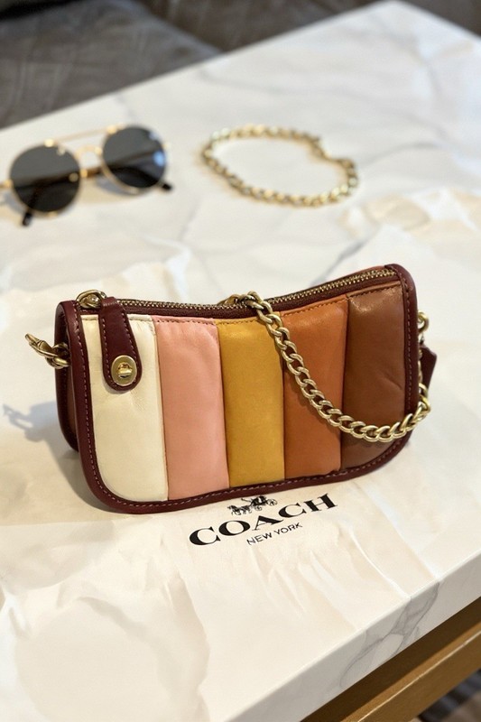 COACH swinger 20 Leather Bag Authentic. With tags and original packaging.