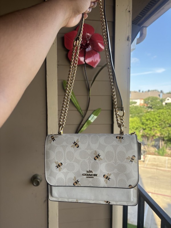Coach Bee Print White Women’s Crossbody Chain Strap W/ MATCHING WALLET