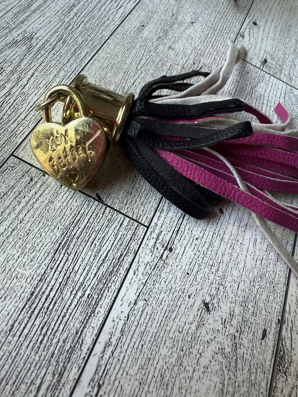 BETSEY JOHNSON Hang Tag PURSE Handbag CHARM Pink & Black Tassel W/ Heart gallery
