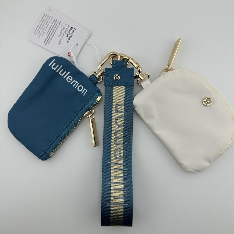 NWT Lululemon dual pouch wristlet Green&White