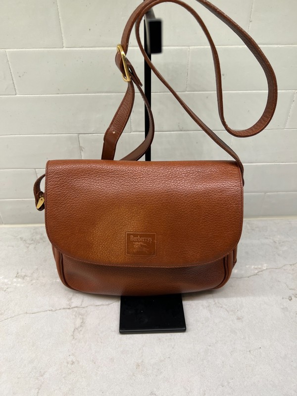 Burberrys Vintage Leather Shoulder Bag Equestrian Logo Brown Classic