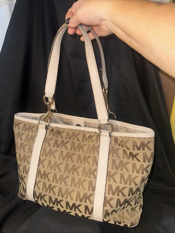 michael kors large handbag Brown/Detachable Inside Change Purse