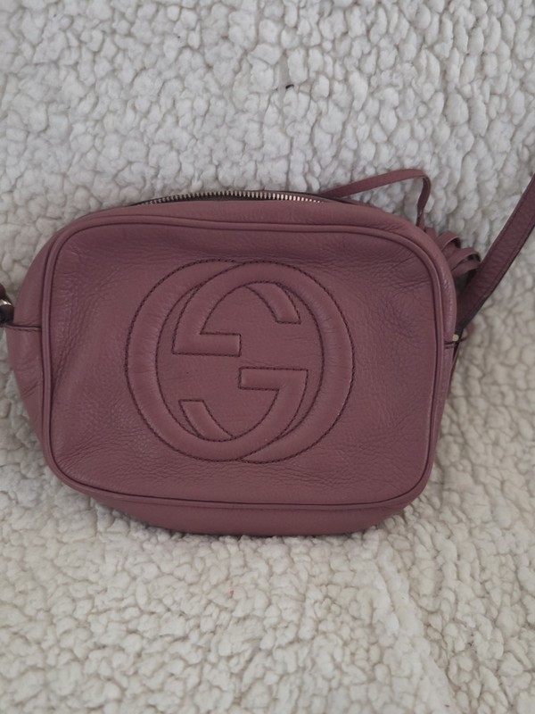 Gucci Soho Pink Pebbled Small Crossbody Bag Tassel Logo Gold Zip Strap gallery
