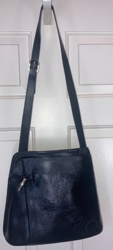 Longchamp Roseau Black Leather Shoulderbag Purse Logo Bamboo Toggle EXC