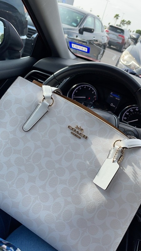Coach Signature Logo Tote Shoulder Bag White Zip Closure Gold Hardware Charm gallery