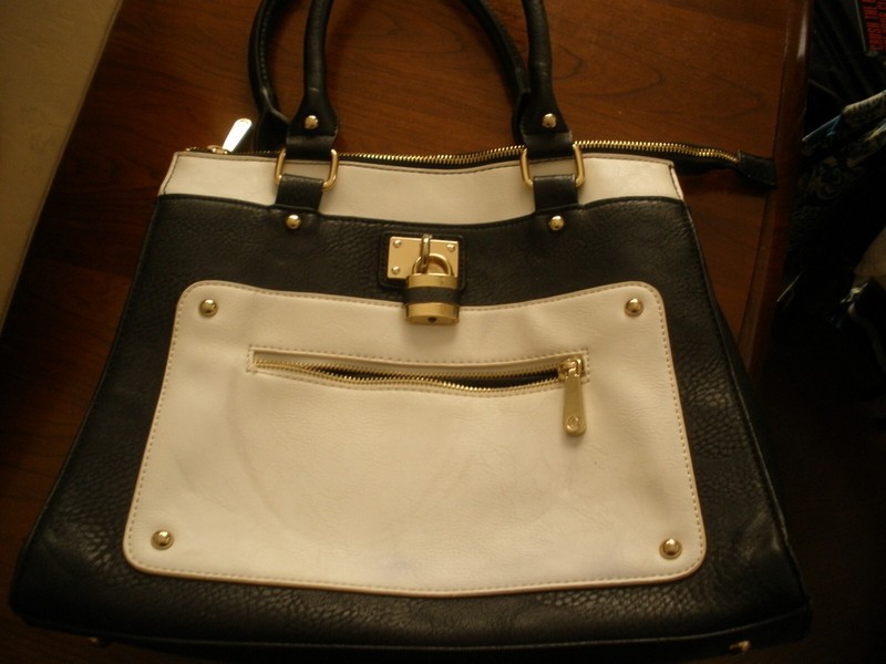 Charming Charlies Black & White Handbag Purse 13″ x 12″ x 4″ (SU115)