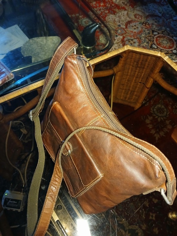 ''JACK GEORGES'ALL FINE HIGH QUALITY LEATHER BROWN HAND BAGE SIZE 12/10/4 INCHES gallery
