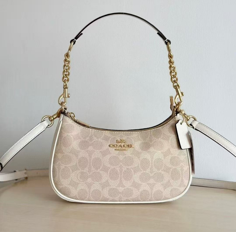 Coach NWT Teri Shoulder Bag In Signature Canvas CV933 Gold/Sand/Chalk Fast Shipp