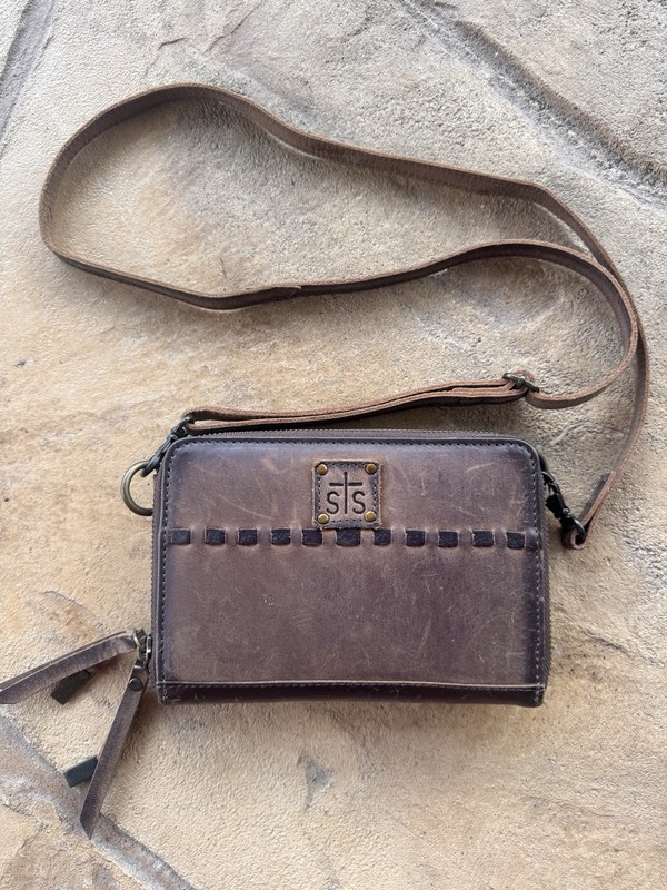 STS Ranchwear Brown Distressed Leather Crossbody Wallet Organizer Western Purse