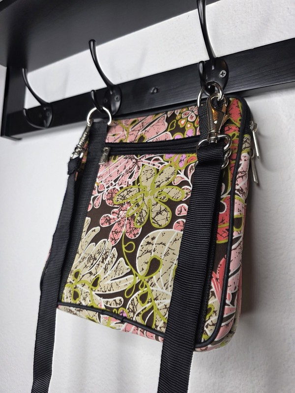 Beach by CLC Crossbody Bag Floral Tropical Hibiscus Multi-Pocket Travel Purse... gallery
