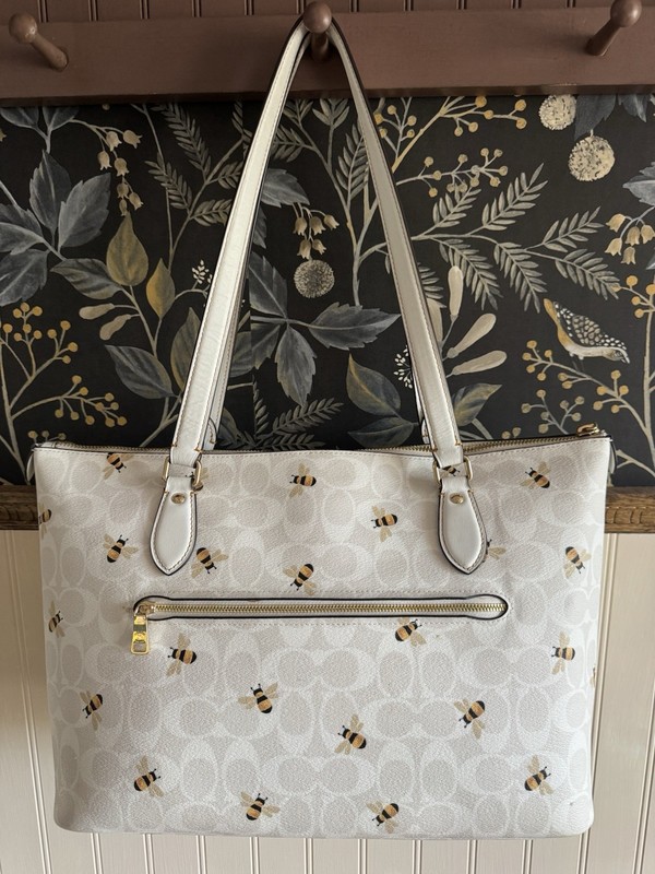 NWT Coach Signature Bee Tote Handbag Purse Last One 🐝 gallery