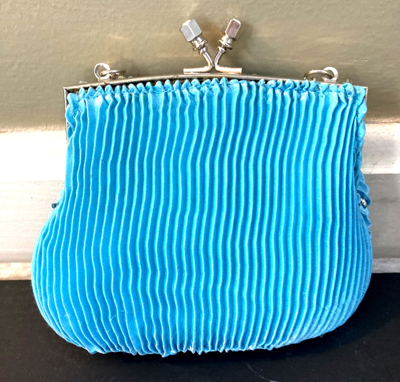 Vntg Jessica McClintock 5"x4" Blue Silver Bead Snap Closure Wristlet Purse A2 gallery