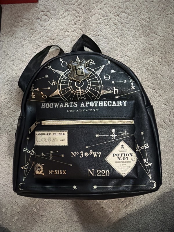 NEW Bioworld Harry Potter Hogwarts Apothecary Mini Backpack Black Gold Potion