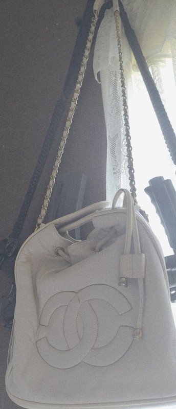 CHANEL White Bucket Drawstring Bag CC Logo Tassel Chain Shoulder Strap gallery