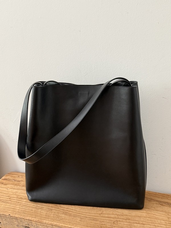 Aesther Ekme Women's Black Leather Flat Shoulder Strap Sac Hobo Bag gallery