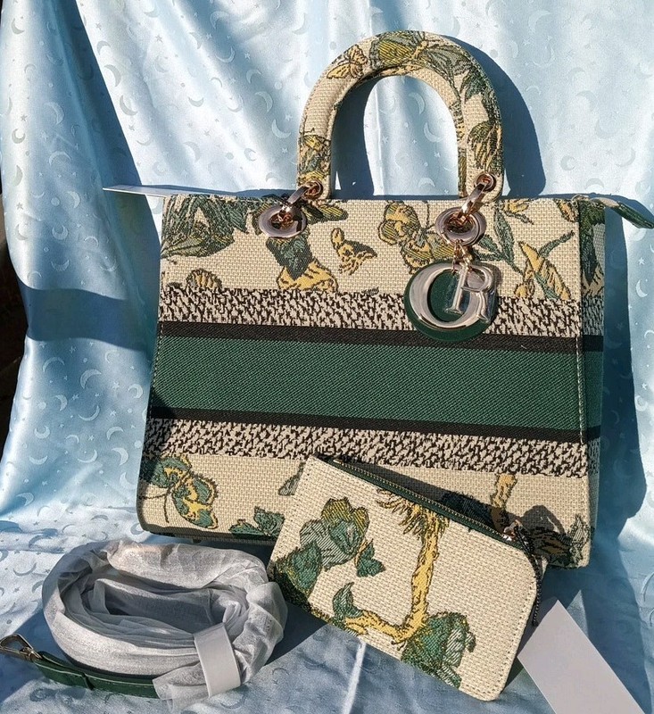 NEW~Green Butterfly Classic Fashion Handbag W/Card Wallet And Crossbody Strap