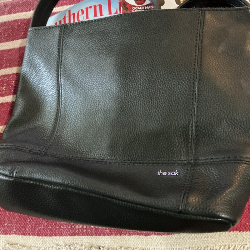 The Sak Black Pebbled Shoulder Bag Zip Closure Beige Lined Inner Pockets