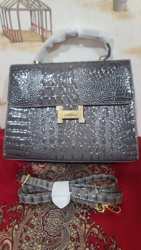 LADIES GRAY CROCODILE PATTERN LEATHER HANDBAG WITH SATCHEL CROSSBODY…