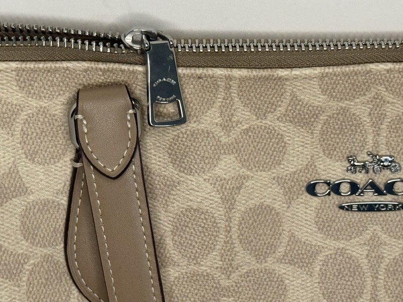 Coach Gallery Tote Bag In Signature Canvas CW381 Tan/Taupe gallery