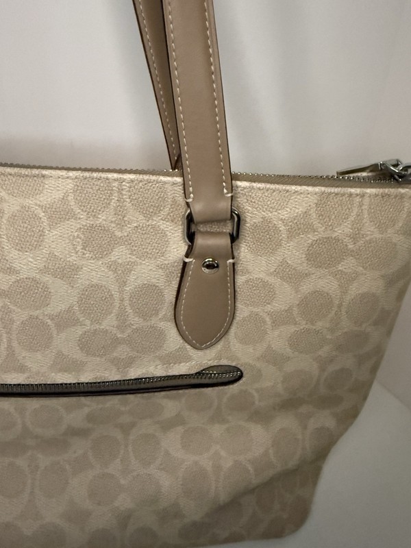 Coach Gallery Tote Bag In Signature Canvas CW381 Tan/Taupe gallery