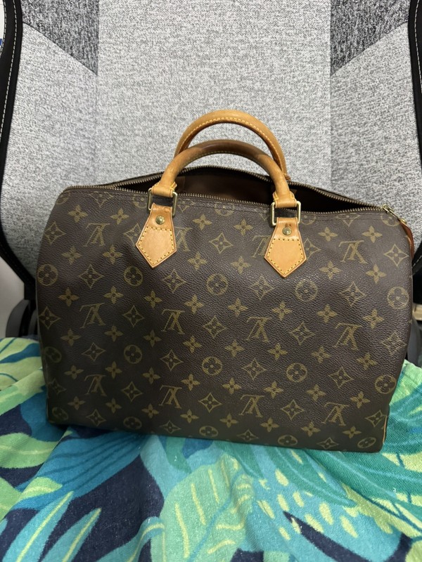 Authentic LOUIS VUITTON Speedy 40 Monogram Speedy