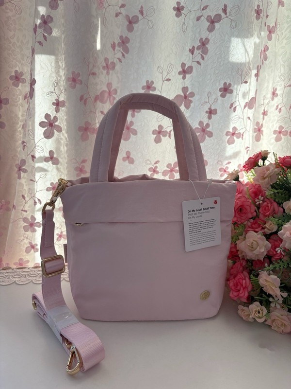 NWT Lululemon On My Level Small Tote Bag 5L Blissful Pink