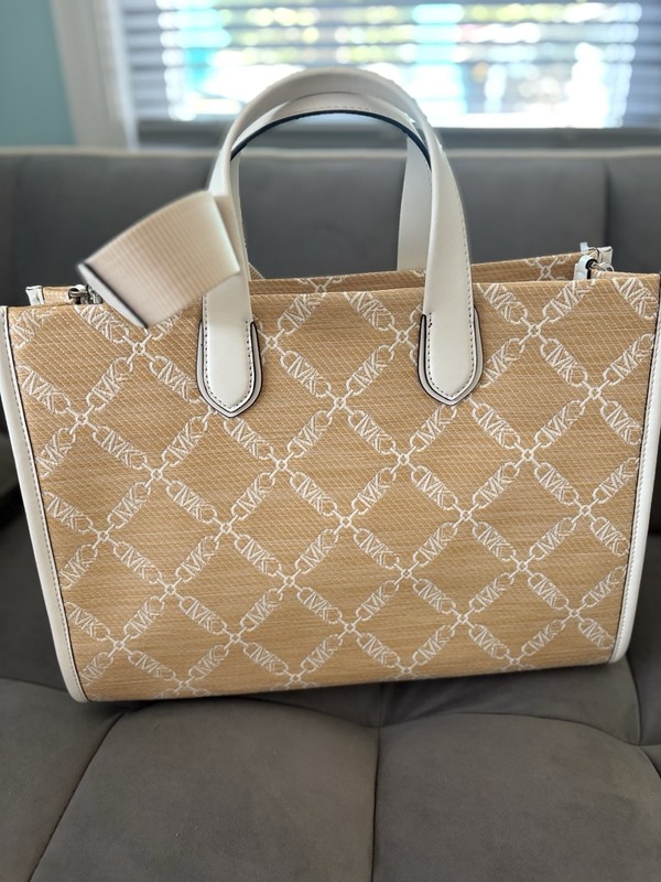 Michael Kors Medium Tote Beige Logo, White Double Handles, Zip, Detachable Strap gallery